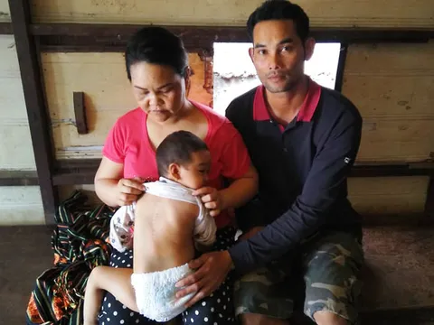 Hoàn cảnh khó khăn của một em bé bị ung thư