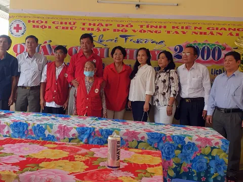 Hội Chữ thập đỏ Vòng Tay Nhân Ái khai trương quán cơm chay “2.000”