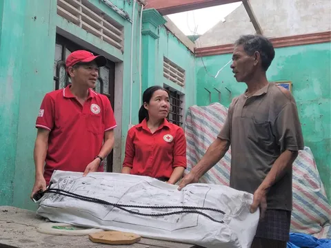 Hội CTĐ Việt Nam: Cứu trợ khẩn cấp hơn 755 triệu đồng giúp người dân khắc phục thiệt hại do bão số 5