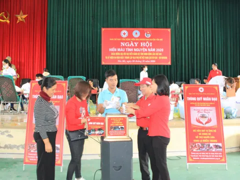 Yên Mô (Ninh Bình): Hiến máu tình nguyện và phát động ủng hộ đồng bào miền Trung
