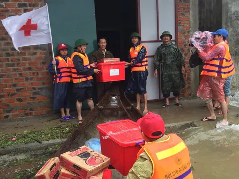 Hội Chữ thập đỏ Việt Nam: Hỗ trợ gần 2 tỷ đồng cứu trợ đồng bào bị ảnh hưởng mưa lũ tại các tỉnh miền Trung