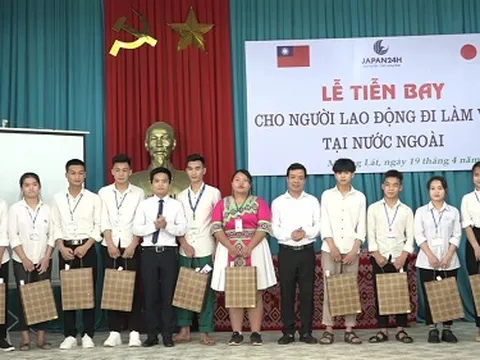 Giúp người dân Mường Lát tìm kiếm cơ hội việc làm, xóa đói giảm nghèo