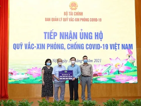 Trường Đại học Kinh doanh và Công nghệ Hà Nội ủng hộ 500 triệu đồng cho Quỹ Vắc-xin phòng, chống Covid-19