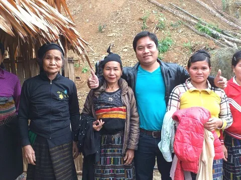 “Mỗi lần làm việc thiện, chúng tôi thấy thêm yêu đời”