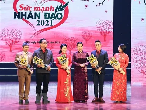 Trao đi yêu thương để nhận về hạnh phúc