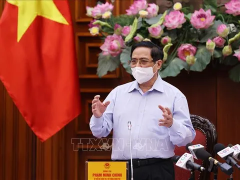 Thủ tướng: Ngành Y tế phải khắc phục ngay hạn chế, khó khăn, coi nhiệm vụ bảo vệ sức khỏe nhân dân là trên hết