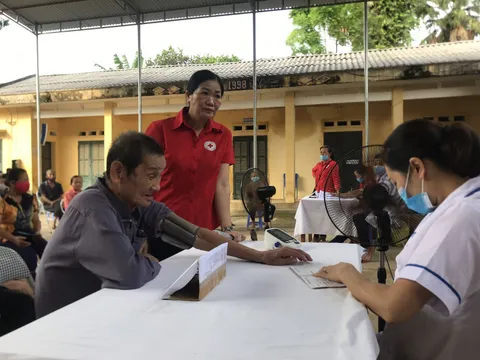 Phú Lương: Khám chữa bệnh, tư vấn sức khỏe và cấp thuốc miễn phí cho các đối tượng chính sách