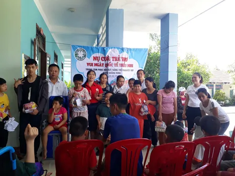 Quảng Bình: Vui Tết Thiếu nhi cùng trẻ em khó khăn dân tộc Vân Kiều