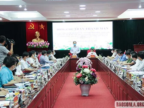 Đồng chí Trần Thanh Mẫn, Ủy viên Bộ Chính trị, Phó Chủ tịch Thường trực Quốc hội kiểm tra công tác bầu cử tại tỉnh Sơn La
