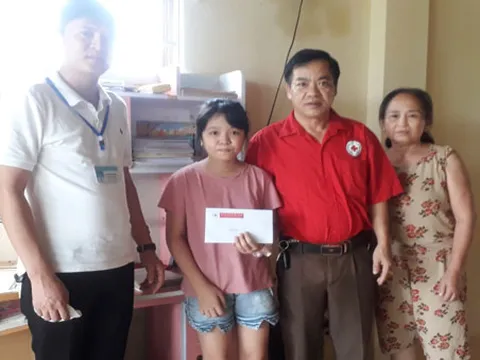 Hội Chữ thập đỏ tỉnh Yên Bái trợ giúp địa chỉ nhân đạo có hoàn cảnh khó khăn trong đại dịch Covid-19