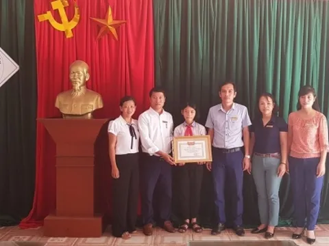 Hà Tĩnh: Một học sinh nhặt được hơn 30 triệu đồng tìm người trả lại