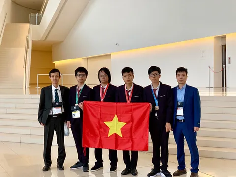 4 học sinh Việt Nam giành huy chương Olympic Tin học quốc tế
