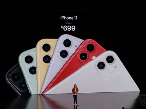 IPhone 11 trình làng giá từ 699 USD
