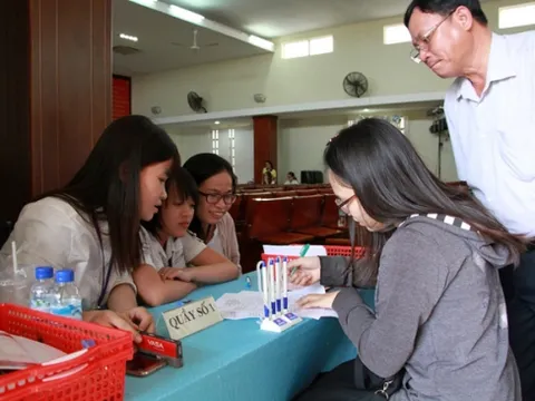 Trường ĐH Mở TP.HCM không sử dụng nước đóng chai nhựa, ống hút nhựa tại trường