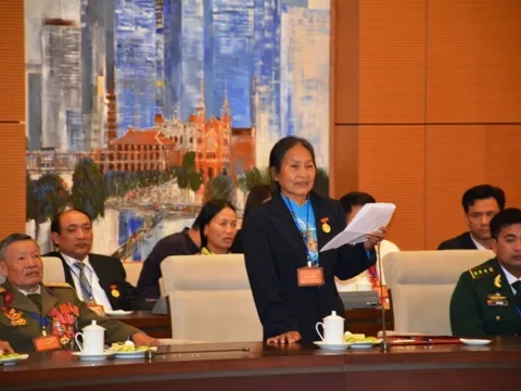 Bà giáo già và những học sinh đặc biệt