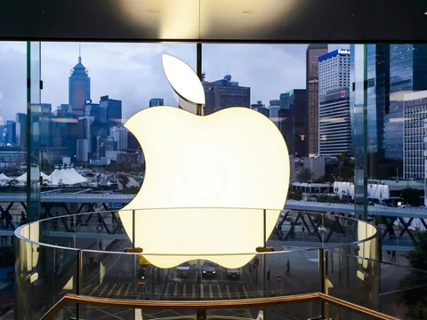 Nhân viên Apple tại trụ sở mới thường xuyên đập đầu vào kính