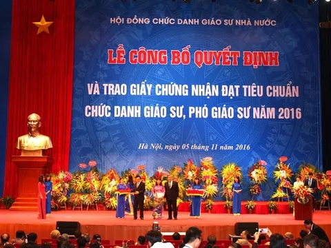 Bộ Nội Vụ: Đề nghị Bộ GD&ĐT đánh giá thực trạng tiêu chuẩn đội ngũ GS, PGS hiện nay
