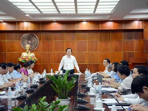 Bộ trưởng Phùng Xuân Nhạ: Chưa thí điểm bỏ viên chức với giáo viên mầm non, tiểu học, THCS