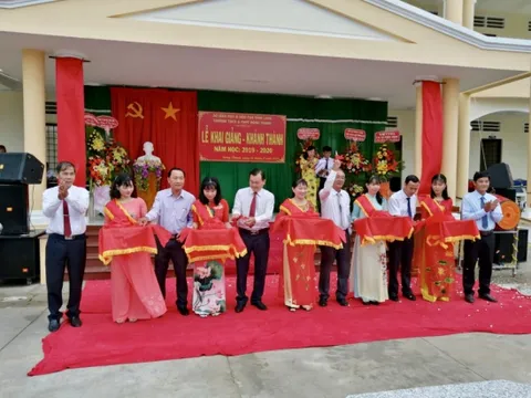Vĩnh Long: Trường THPT vùng đồng bào dân tộc Khmer khai giảng năm học mới