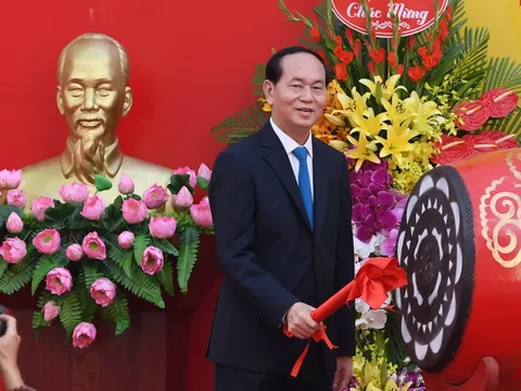 Chủ tịch nước đánh trống khai giảng năm học mới