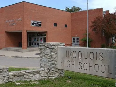 Cô giáo và học sinh đánh nhau trong lớp