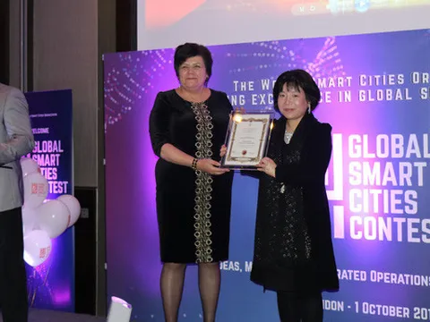 Người Việt đầu tiên nhận giải thưởng quốc tế danh giá về 'Quốc gia thông minh'