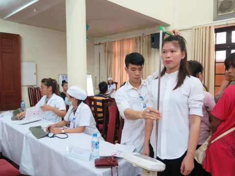 Thí sinh xét tuyển vào ngành sư phạm phải cao từ 1,5 m trở lên