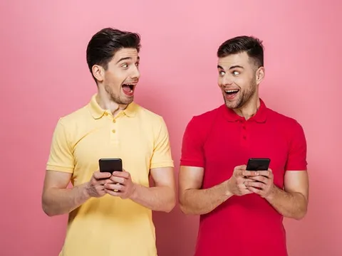 iPhone biến đàn ông thành đồng tính?