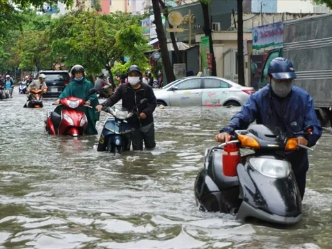 Bí kíp để xe không bị chết máy khi đi vào vùng ngập nước