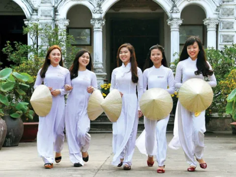 Có nên xã hội hóa ngành sư phạm?