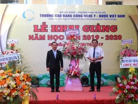 Trường Cao đẳng Công nghệ Y - Dược Việt Nam khai giảng năm học mới