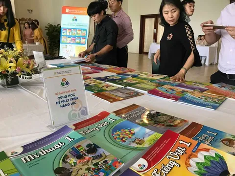 NXB Giáo dục: Sẽ tăng giá sách giáo khoa của chương trình phổ thông mới