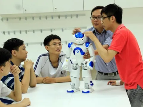 Nhiều trường đại học ở TP.HCM đua nhau mở ngành liên quan robot, AI