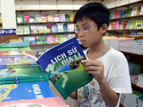 Bộ GD&ĐT lấy ý kiến nhân dân về áp dụng chương trình, sách giáo khoa mới