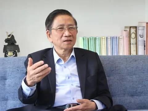 GS Nguyễn Minh Thuyết: Nên quy định giá 'trần' và 'sàn' cho SGK mới