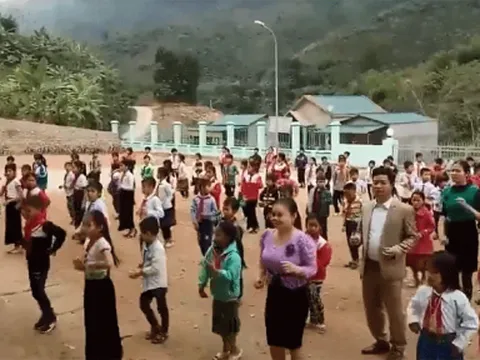 Thầy trò vùng cao “gây sốt" với vũ điệu cha cha cha