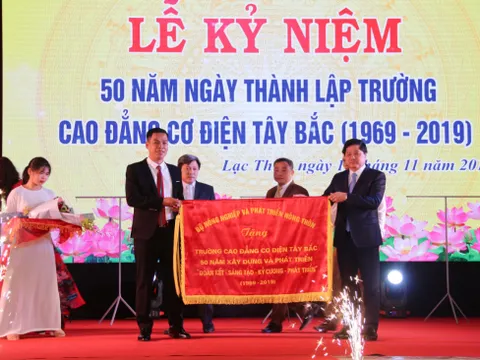 Kỉ niệm 50 năm thành lập trường cao đẳng Cơ điện Tây Bắc