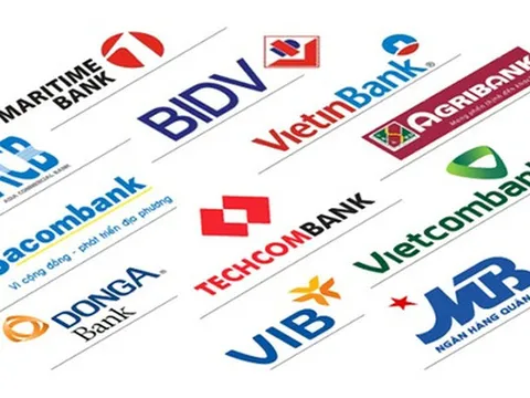 Ngân hàng "giăng lưới bủa vây" các loại phí