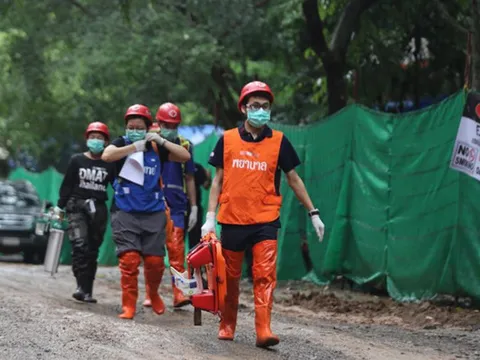 11 thành viên đội bóng thiếu niên Thái Lan đã an toàn