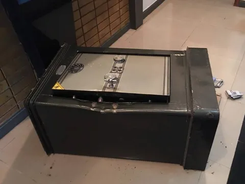 Trộm đột nhập công ty, bê két sắt nặng 140kg