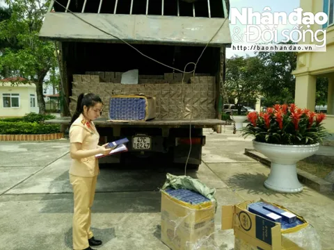 Bắt giữ xe tải chứa hàng nghìn bao thuốc lá lậu