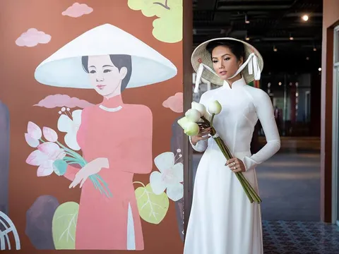Hoa hậu H’Hen Niê rạng rỡ quảng bá hình ảnh áo dài Việt Nam