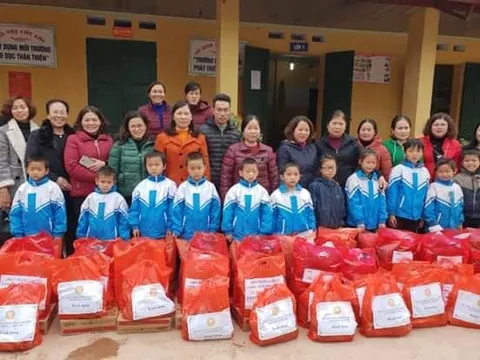 Người phụ nữ tận tâm với hoạt động từ thiện