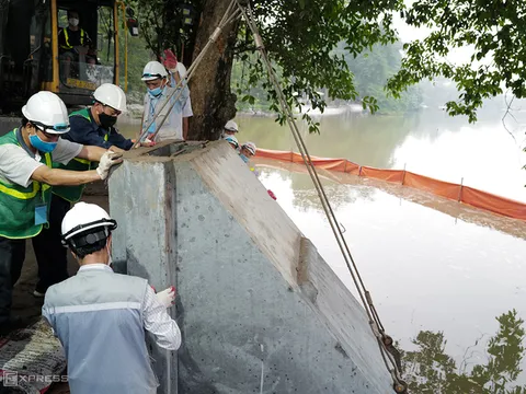 Nhà thầu hợp long toàn tuyến kè bờ Hồ Hoàn Kiếm