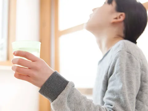 Tăng sức đề kháng phòng Covid: Tạo thói quen xúc miệng hàng ngày