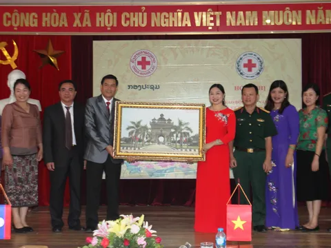 Duy trì nhiều mô hình nhân đạo bền vững giữa hai tỉnh Thanh Hóa và Hủa Phăn (Lào)