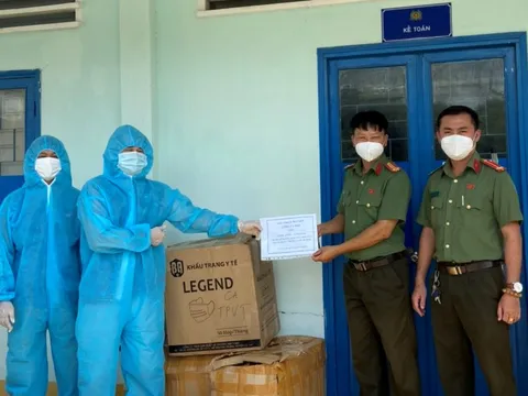 TCĐT Nhân đạo và Đời sống cùng mạnh thường quân chung tay phòng chống dịch Covid-19 tại Bà Rịa – Vũng Tàu