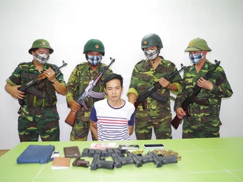 Những đối tượng được trang bị vũ khí quân dụng