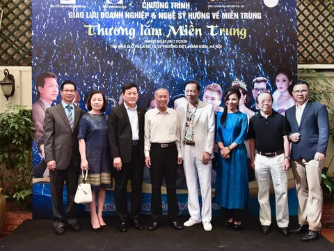 Giao lưu doanh nghiệp và nghệ sỹ cùng hướng về miền Trung