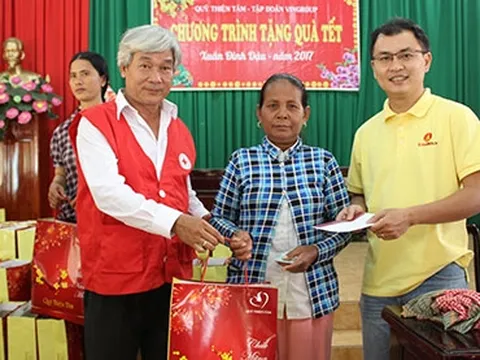 Quỹ Thiện Tâm - Tập đoàn Vingroup: Tặng 1.000 phần quà Tết cho các hộ nghèo trên địa bàn tỉnh Bình Phước